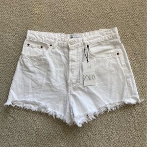 NEW Zara High Rise White Jean Denim Fringe Shorts 2.25” Pockets Size 14 / 46 NWT